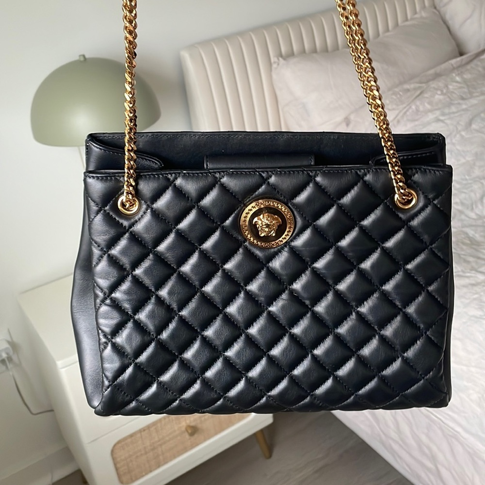 Nappa Quilted Medusa Chain Shoulder Bag Black